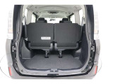 7人乗車時のラゲージスペースです。シートアレンジも出来て天井も高めなので多くのお荷物が積み込めそうですね!