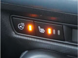 運転席/助手席シートヒーター&ステアリングヒーターが装備されています。冬の快適ドライブです。