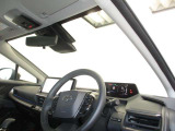 見通しのよいすっきりとした視界で、誰でも運転しやすいです。運転のしやすさは疲れにくさにも繋がりますよ♪