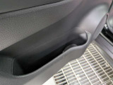 パワーウィンドウのスイッチですよ。運転席に居ながら窓を開け閉めのコントロールできます。