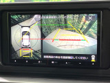 【パノラミックビューモニター】専用のカメラにより、上から見下ろしたような視点で360度クルマの周囲を確認することができます☆死角部分も確認しやすく、狭い場所での切り返しや駐車もスムーズに行えます。