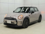 MINI NEXT 狛江のお車をご覧いただきまして、誠にありがとうございます!!弊社ではMINI NEXT 八王子含め在庫約100台の中からお客様に合ったお車をご提供させていただきます。