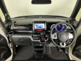 【前方視界】開放的な前方視界!運転がしやすく疲れにくいです♪窓が大きく、見通しがとっても良いおクルマですよ♪