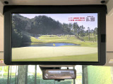 リアフリップダウンモニター付き。純正ですので自然な感じに付いております!!