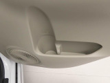 ドアポケットにはペットボトルが入るよう工夫されております。