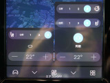 タッチパネルからはシートヒーターやシートエアコンの温度調節が可能です 運転席はステアリングヒーターも装備しているため、冬でも手がかじかむことがなく正確にステアリング操作できます