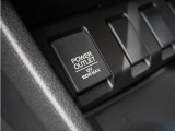 ◆12V電源ソケット◆スマートフォンの充電等にも便利な電源ソケット!使いやすい場所に装備されています。