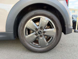 弊社では全車両の事前点検整備を行っております。またご納車前に再度点検整備を行い、全国ご自宅前までご納車致します。正規ディーラーならではのクオリティと安心をお届けしております!