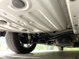 お車を安心してお乗りいただく為には、足回りの定期点検が欠かせません。サービスサポート(有償保証)では無料点検もご提供しており、安心のカーライフをお過ごしいただけるサポート体制が整っています。