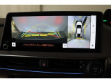 車両を上から見たような映像表示するパノラミックビューモニター付き!