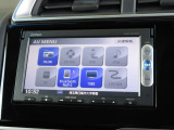 ナビゲーションは純正メモリーナビ(VXM-145VSi)を装着しております。AM、FM、CD、DVD再生、Bluetooth、ワンセグTVがご使用いただけます。初めて訪れた場所でも安心ですね!