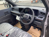 運転席まわりは機能的で操作しやすいです。