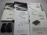 取説・メンテナンスノート・スマートキーの3点セットです。
