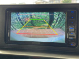 【バックカメラ】駐車時に後方がリアルタイム映像で確認できます。大型商業施設や立体駐車場での駐車時や、夜間のバック時に大活躍!運転スキルに関わらず、今や必須となった装備のひとつです!