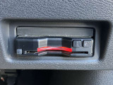 すっきり埋め込み型社外ETC車載器(高速道路の利用時に 料金所の通過をスムーズに行うために自動で料金を精算するシステム)