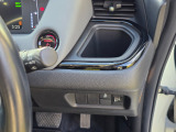 運転席の前にもドリンクホルダーがあります!