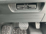 運転席二ーエアバッグです。