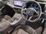 ☆センターパネルを運転席側に僅かに傾けたBMW独特のインパネ☆【駆け抜ける歓び】はここからもスタートしております☆