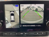 [アラウンドビューモニター]車両を上から見たようなカメラで周りの障害物などが一目瞭然!駐車が苦手な方でも、らくらく駐車♪