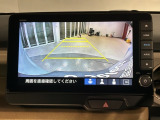 リアカメラ付で、後方をナビ画面で確認。車庫入れも安心です。もちろん、バックギアと連動しています。