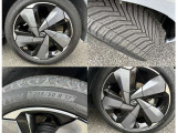 純正アルミホイールでタイヤサイズは205/50R17です。