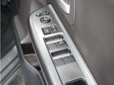 ◆パワーウィンドウスイッチ◆運転席から全席の窓の開閉操作を行うことが出来いつでも換気ができます!
