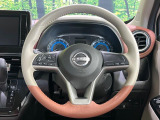 【純正革巻きステアリング】上質な革を使用することで、手にしっかり馴染みとても運転しやすいハンドルです♪