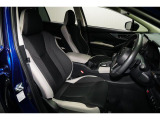 全車にサポート性を高めたスポーツシートを採用。運転する愉しさと、シートを通してクルマに守られている安心感を提供します。