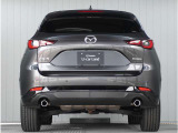 ボリューミーなこのヒップラインは力強さを演出しながらも、しなやかさをまとったデザインとなっており、数年経過しても衰えを感じません。