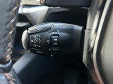 アクティブクルーズコントロールは、前走車がいる場合はレーダーと車載カメラがその速度と距離を検知し自動制御によって適切な車間距離を保ちます。