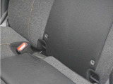 ◆ISOFIX◆シートベルトいらずでチャイルドシートと固定金具を連結するだけでガッチリ固定できます。