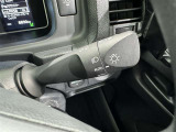 【オートライト】車外の明るさに応じて自動的にライトの点灯・消灯をしてくれます