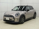 MINI NEXT 狛江のお車をご覧いただきまして、誠にありがとうございます!!弊社ではMINI NEXT 八王子含め在庫約100台の中からお客様に合ったお車をご提供させていただきます。