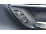 運転席はシートはベンチレーション機能も付いています。