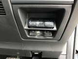 ETCが装着されています。再セットアップ後高速道路の料金所をノンストップで通過できて大変便利です。