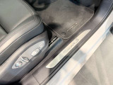 車両はすべて屋内にて保管しておりますので、綺麗な状態のお車をご覧いただけます。