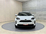 お車購入のポイントとなるフロントマスクです!シャープな目つきが印象的なデザインのヘッドランプです。