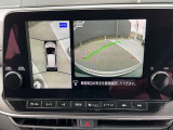 [アラウンドビューモニター]車両を上から見たようなカメラで周りの障害物などが一目瞭然!駐車が苦手な方でも、らくらく駐車♪