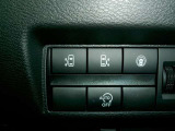 両側電動スライドドア装備です。運転席からボタン操作で開閉できます