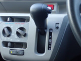 弊社保証では納車日から走行距離無制限で、消耗品を除く全ての部品を1年間保証します。(福祉車両に関して架装装置は保証対象外となります)(外国産車は距離5,000kmまで半年間)