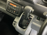 発進時から滑らかに加速する無段階変速のCVTはストップ&ゴーの多い街の中も快適です