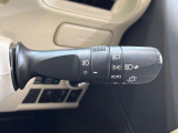 【オートライト】周りの明るさに応じて自動でヘッドライトの点灯・消灯ができる機能です!ライトの付け忘れ・消し忘れなどが無くなり、雨の日や夕方の走行も安心!トンネル通過時も便利ですね♪
