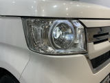 LEDヘッドライトで夜道も安心!