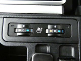 運転席・助手席は、ヒーター&ベンチレーション付シートです。暑い時期も寒い冬も快適に過ごせるうれしい装備です。
