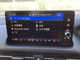 HondaCONNECT対応の便利なナビディスプレー。お持ちのスマートフォンと連携して、ナビやBluetoothでの音楽再生が可能です。デザインはもちろん、操作性も良好です。
