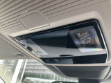 LEDルームライトはタッチで消灯・点灯可能。極力物理スイッチを無くして、先進的なスッキリとしたデザインを採用。