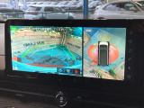 【アラウンドビューモニター】専用のカメラにより、上から見下ろしたような視点で360度クルマの周囲を確認することができます☆死角部分も確認しやすく、狭い場所での切り返しや駐車もスムーズに行えます。