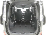 【シートアレンジ可能】ゆとりあるワイドな車内空間は、ドライブを始め買い物やレジャーなど、幅広く活躍します。一人でもみんなとでもお出かけを楽しみましょう!