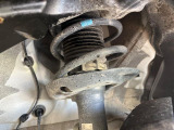お車を安心してお乗りいただく為には、足回りの定期点検が欠かせません。サービスサポート(有償保証)では無料点検もご提供しており、安心のカーライフをお過ごしいただけるサポート体制が整っています。