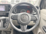 インテリアに合わせたデザインのステアリングは、運転される方のことも考え、運転しやすい形状、大きさです。是非一度、実際に触ってお確かめください。